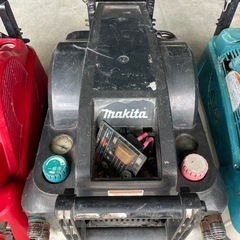 値下げしました‼️③ マキタ　エアーコンプレッサー　ジャンク3台まとめての画像