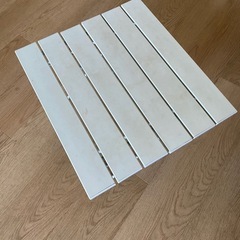 折りたたみテーブルの画像
