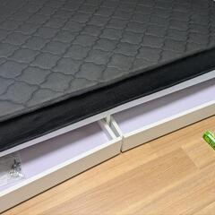 セミダブルベッド マットレスとフレームセット きれいです。の画像