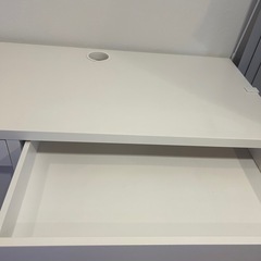 IKEAデスクの画像