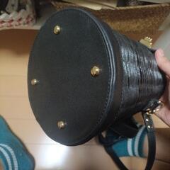 LE vernisショルダーバッグの画像