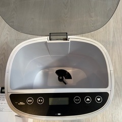 自動給餌器
カリカリマシーンPF-102の画像