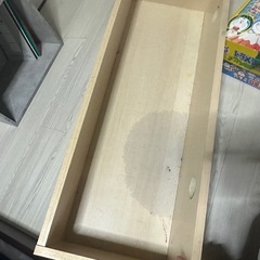 子供向けマガジンラックの画像