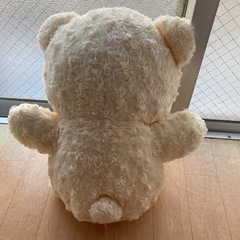 白いクマのぬいぐるみの画像