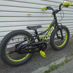 TREK　１６インチ極太タイヤの子供自転車です。の画像