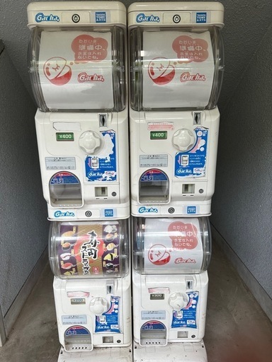 ガチャガチャ本体１つ