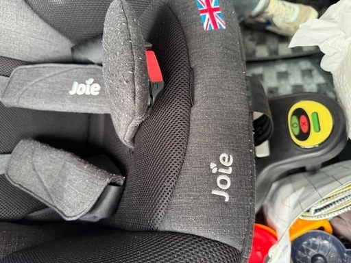 今週末までお値下げ！Joie(ジョイー) ISOFIX固定 アイ・アーク360°キャノピー付 ブラック　チャイルドシート 