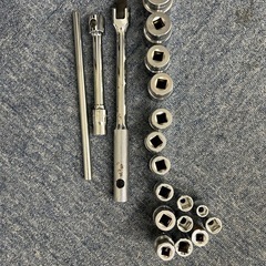 工具　ソケットレンチ　ヤスリ　釘　の画像