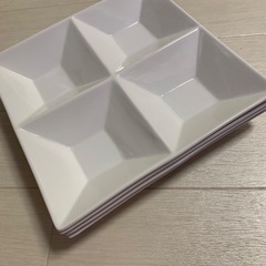 白いお皿 4枚セットの画像