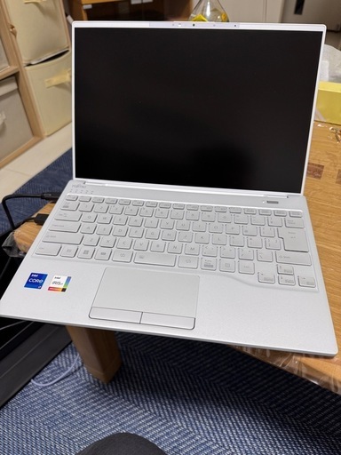 新品同様　富士通 LIFEBOOK WU2/H1 BTO