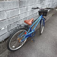 子供用自転車　青色　24インチ　6段変速の画像