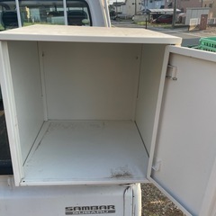 お渡し先決定済み、金属製の箱（棚）の画像