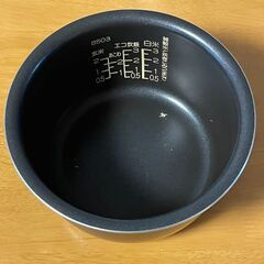 マイコン炊飯ジャー（3合、2019年製、象印、NL-BC05） の画像