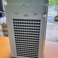 SHARP 加湿空気清浄機 KC-H50-W（2020年製） の画像
