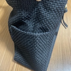 黒色 ハンドバッグの画像