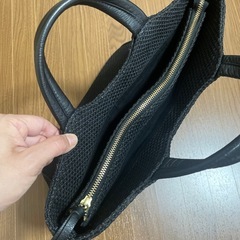 黒色 ハンドバッグの画像