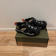 キーン サンダルの画像
