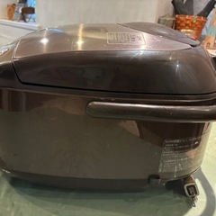 象印一升炊き炊飯器の画像