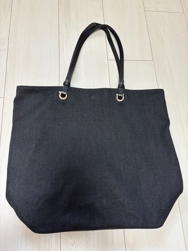 フェラガモ　トートバッグ