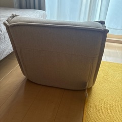 ニトリ　ベージュカラー　座椅子　の画像