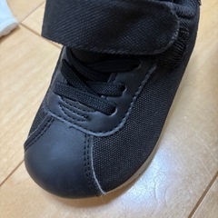 90cmフォーマルスーツ長袖、14cm黒スニーカーの画像