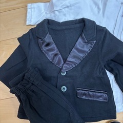90cmフォーマルスーツ長袖、14cm黒スニーカーの画像