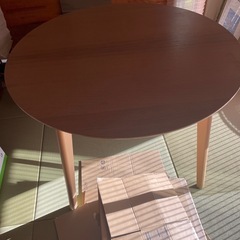 IKEA丸テーブル使用済みの画像