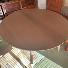 IKEA丸テーブル使用済みの画像