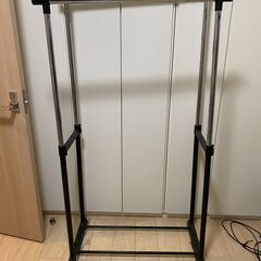ハンガーラックの画像