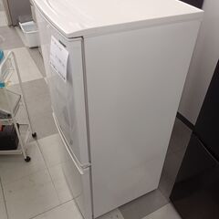 ★リユースのサカイ千葉中央店★期間限定割引有 SHARP 冷蔵庫 137L 20年製 動作確認／クリーニング済み TC3977の画像
