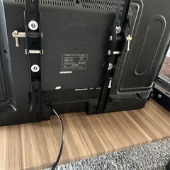 壁掛け金具付きテレビの画像