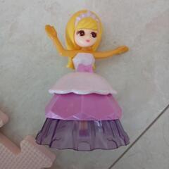 お姫様４体　マリオピーチ姫　リカちゃんの画像