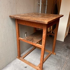 アンティークデスクの画像