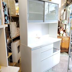 高橋木工所 Sunny エチュード キッチンボード 横幅120cm スライドドア ソフトクローズ引出し4個 スライドテーブル1個 1枚扉 コンセント3口 鏡面仕上げ ホワイト レンジボード 食器棚■奥行51cm×高さ195cm■近隣配送無料 買取帝国 朝霞店の画像