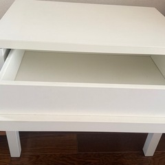 美品✴︎イケアIKEA 引き出し付サイドテーブルの画像