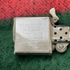 Zippo（ジッポー）　オイルライター　鏡面仕上げモデル　シルバー系　無地の画像