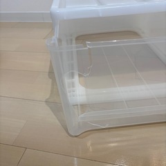収納ケース（割れあり）の画像