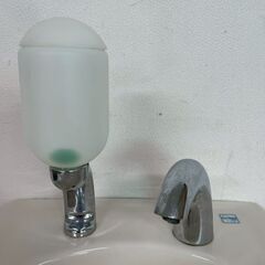 【TOTO】トートー 手洗いボウル 洗面器 SC1 パステルアイボリー 石鹸ケース付き 自動水栓 手洗い器 店舗 店舗什器 トイレ ① Y1944の画像