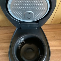 アイリスオーヤマ IHジャー炊飯器  RC-IL30-Bの画像