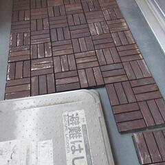 ウッドタイル★変形可能★ベランダガーデニングの画像