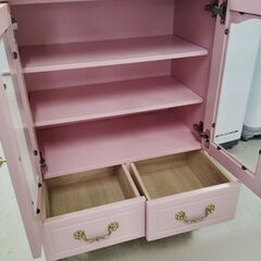 ベルーナ 姫系 ミルキーピンク プリンセス 収納棚 猫脚 家具 キャビネット 幅60cm 札幌市 中央区 南12条店の画像
