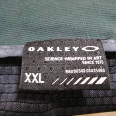 OAKLEY　ナイロンジャケット　XXLサイズ　ウィンドブレーカー　スポーツウェア　メンズ　グリーン　トラックジャケット　オークリーの画像