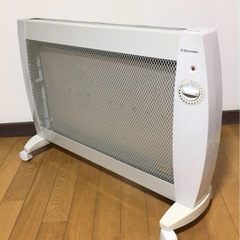遠赤パネルヒーター　キャスター付き　エレクトロラックスの画像