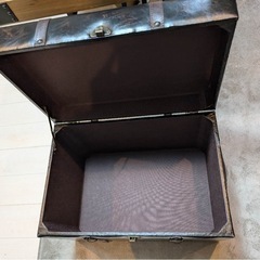 チェスター収納スツールの画像