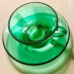 【取引中】アルコロック　エメラルドグリーン　ガラス　ティーカップの画像