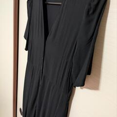 【美品】ユニクロ 半袖Vネックフレアワンピース　Мサイズ

の画像
