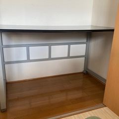 【差し上げます】
テーブルの画像