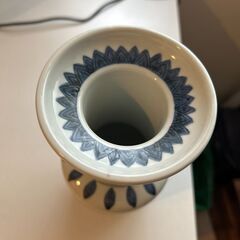 【手渡し】染付花瓶 陶器 双魚耳 人物図 アンティーク調 インテリアにの画像