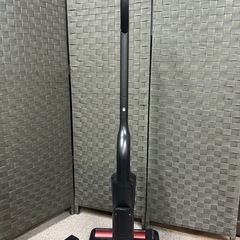 【現状品】 TOSHIBA 掃除機 赤  2022年製の画像