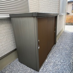 YODOKO ヨド物置 H1,490×W1,790×D750mm 鍵付きの画像